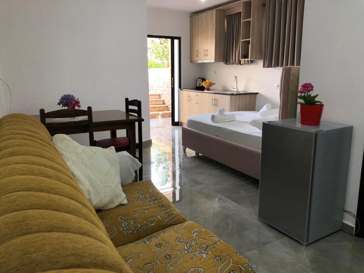 Vila Laura Pasha Villa Ksamil Bagian luar foto